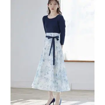toccocloset 리본 리브 니트 x 플라워 프린트 원피스 네이비