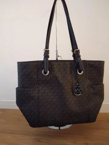마이클코어스 Michael Kors 다크 브라운 토트백