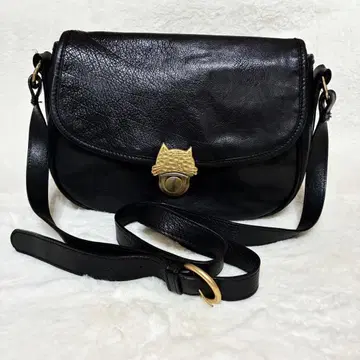 츠모리치사토 카리야 고양이 숄더백 가죽 블랙 골드 금장 장식