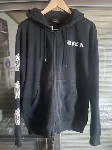 RVCA 블랙 집업 후드티 y2k 완판템