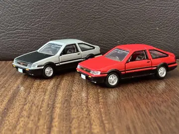 토미카 프리미엄 AE86 카롤라 레빈 2대 세트