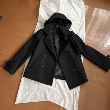 후드 부착 블랙 피 코트