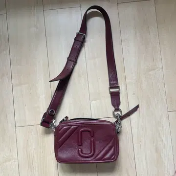 MARC JACOBS 숄더백 버건디