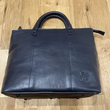 수염 토트백 블랙