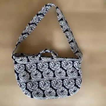 미나 페르호넨 숄더백 소 flair navy