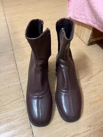 브라운 지퍼 부티