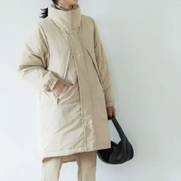 새상품급 페더 혼방 하이넥 롱 다운 코트