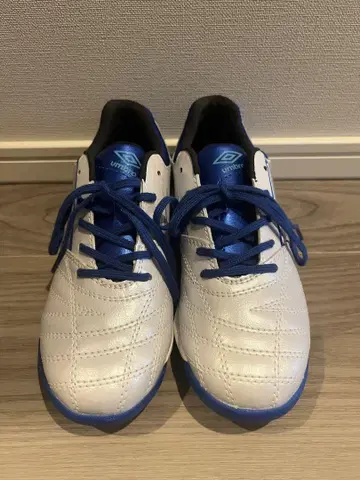 새상품 umbro 엄브로 키즈 축구 풋살화 화이트/블루