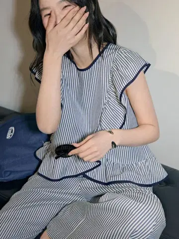 [ KOUSE ] 스트라이프 프릴 셋업 M 사이즈
