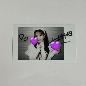 마나베 나기사 LARME 폴라로이드 사인