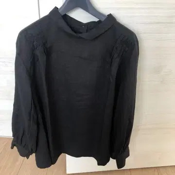 08마브 린넨 블랙 긴팔 셔츠 카라 부착 개더 포함 새상품, 미사용
