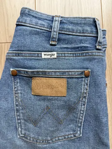 Wrangler Mom Straight 데님 W27 L32