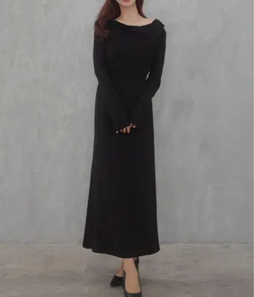 cenea 얇은 소재 드레이프 세미 플레어 원피스