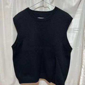 SOSHIOTSUKI SWORD SLIT KNIT VEST 니트 베스트