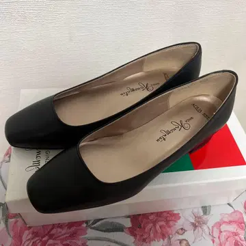 긴자 카네마츠 블랙 스퀘어 펌프스 21.5