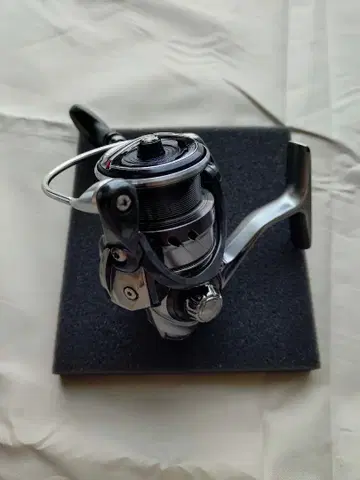 Daiwa 18CALDIA LT 2500-XH 스피닝 릴 중고품