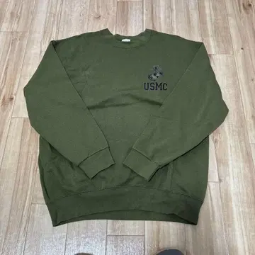 USMC 로고가 있는 올리브 그린 트레이닝복
