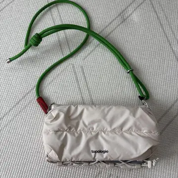 topologie 화이트 숄더백