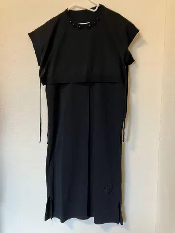 INGEBORG 슬리브리스 원피스 니트