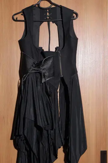 Sheglit(셰글릿) RESTRAINT 가죽 베스트 고스