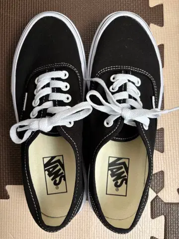 VANS 블랙 스니커즈