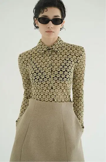 CLANE 3D FLOWER LACE SHIRT [ size2 ]