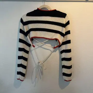 ZARA 스트라이프 크롭 니트