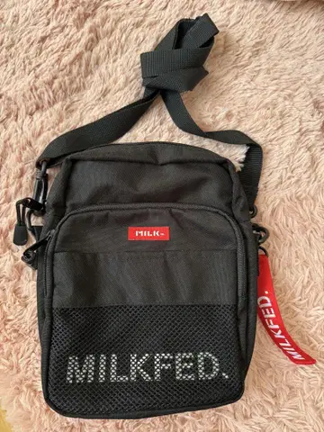 MILKFED. 블랙 나일론 숄더백