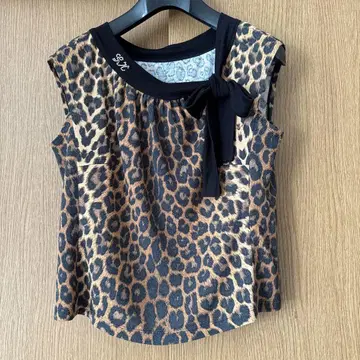 [ 이타리야 ] 레오파드 무늬 슬리브리스 상의 리본 포함