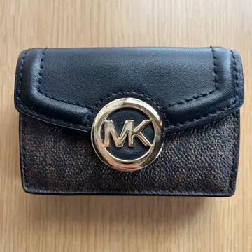 Michael Kors 3단 폴더형 지갑 블랙/브라운