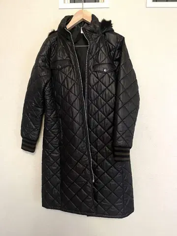 adidas 블랙 퀼팅 롱 코트