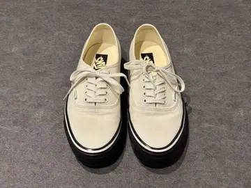 Vans 화이트 캔버스 스니커즈