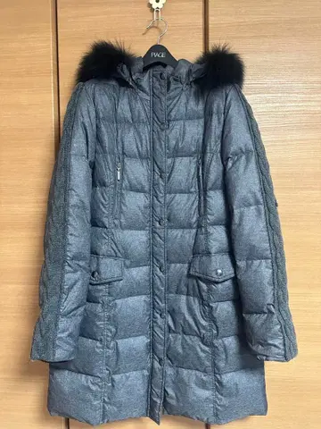 파시오네 다크 그레이 후드 부착 다운 자켓