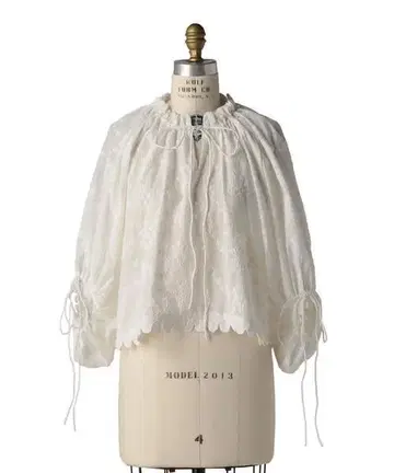 HORROR VACUI 호러 바큐이 블라우스