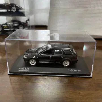 Audi RS4 미니카 한정판 블랙
