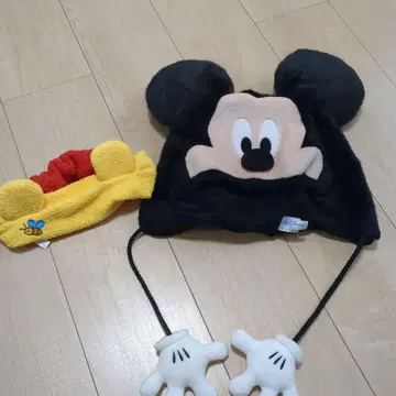 미키마우스 귀도리 모자와 푸우 모자 세트