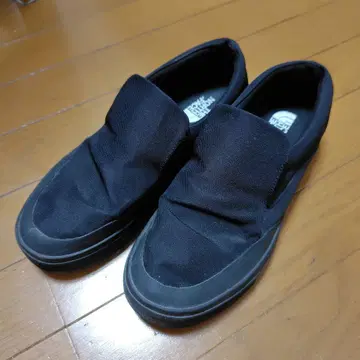 THE NORTH FACE 블랙 스니커즈 27cm