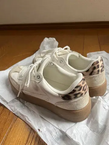 ZARA 레오파드 무늬 스니커즈