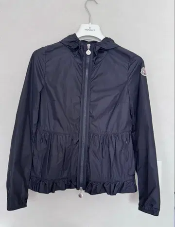 몽클레르 프릴 장식 네이비