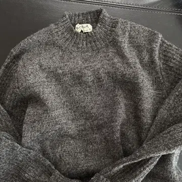 Margaret Howell 다크 그레이 하이넥 스웨터