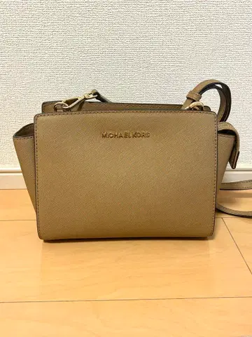 MICHAEL KORS 마이클코어스 베이지 숄더백