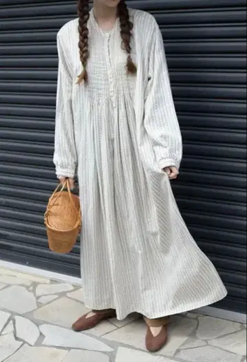 엘엘빈 치로리안 원피스 아이보리 x 블루