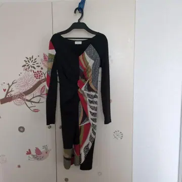 비대칭 디자인 원피스