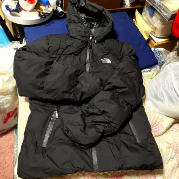 가격 인하 THE NORTE FNDI 블랙 다운 자켓