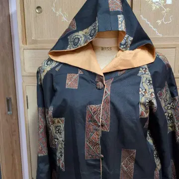 리메이크 후드 부착 리버서블 코트,