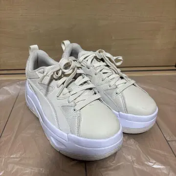 Puma 블래스터 믹스 통굽 베이지 스니커즈 23.5cm