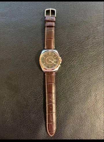 폴 스미스 솔라 손목시계 날짜 표시 포함