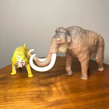 맘모스와 세이버 타이거 피규어 세트
