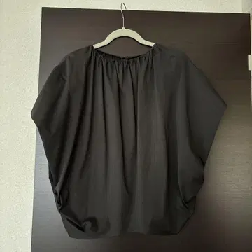 미즈이로 인드 돌먼 슬리브 상의