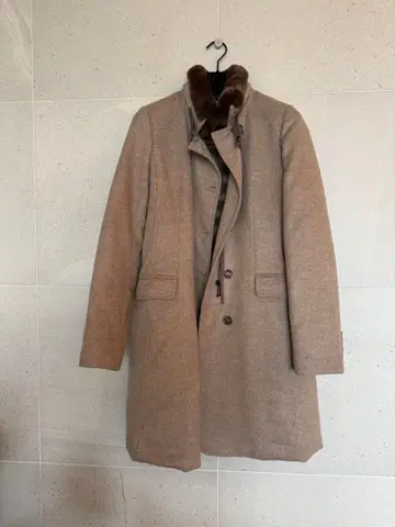 Moorer 베이지 다운 체스터 코트